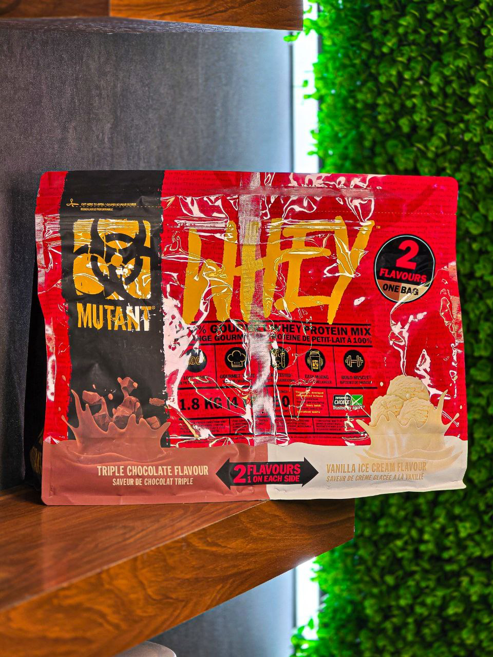 پروتیین وی دو طعم موتانت وانیل شکلات (اورجینال با تضمین اصالت) ۱.۸ کیلوگرم - Mutant Whey Protein